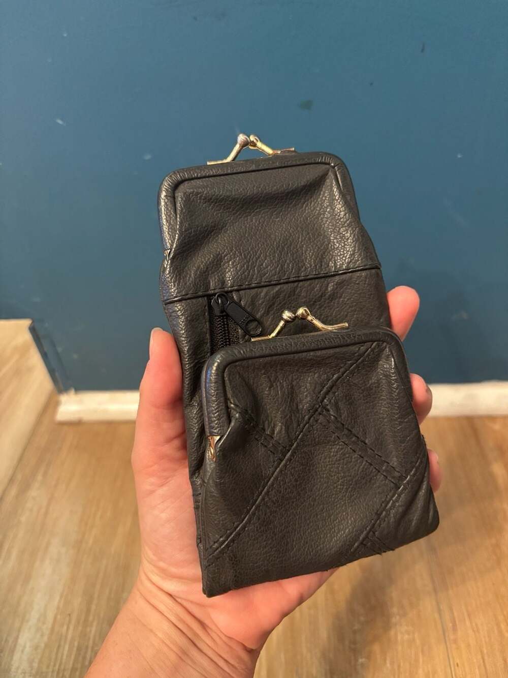 A&I Black Leather Coin Purse Wallet with Zipper and Clasp